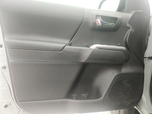 Used 2023 Toyota Tacoma TRD Sport image 11