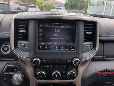 Used 2019 RAM 1500 Laramie AWD/4WD image 23