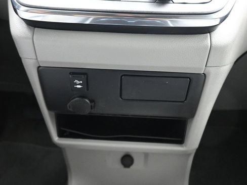 Used 2018 Toyota Sienna LE w/ Carpet Mat Package FWD image 20