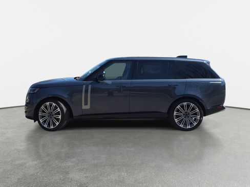 New 2026 Land Rover Range Rover Long Wheelbase SE image 8