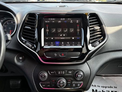 Used 2019 Jeep Cherokee Limited w/ Trailer Tow Group AWD/4WD image 19