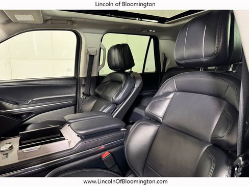 Used 2025 Lincoln Navigator L Reserve AWD/4WD image 21