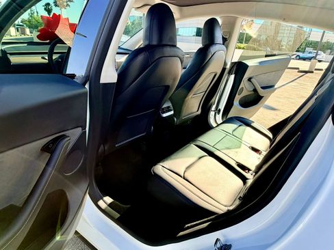 Used 2025 Tesla Model Y Long Range AWD/4WD image 26