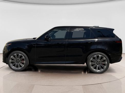 Used 2024 Land Rover Range Rover Sport Dynamic SE image 2