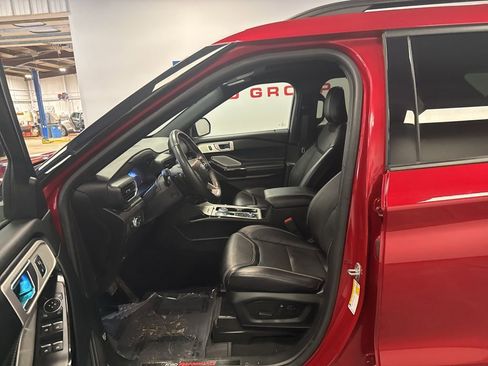 Used 2022 Ford Explorer ST w/ Equipment Group 401A image 18