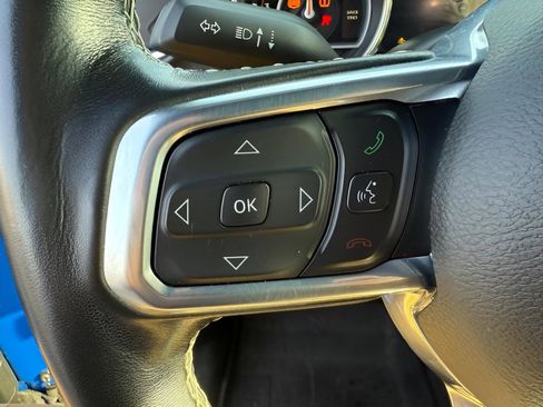 Used 2021 Jeep Wrangler Unlimited Sahara w/ Dual Top Group AWD/4WD image 16