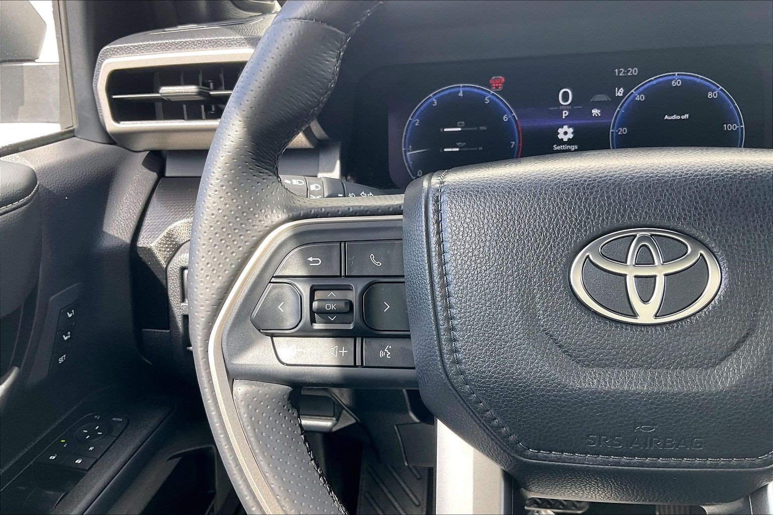 Used 2025 Toyota 4Runner Limited w/ Tow Technology Package AWD/4WD image 23
