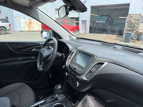 Used 2018 Chevrolet Equinox LT FWD image 19