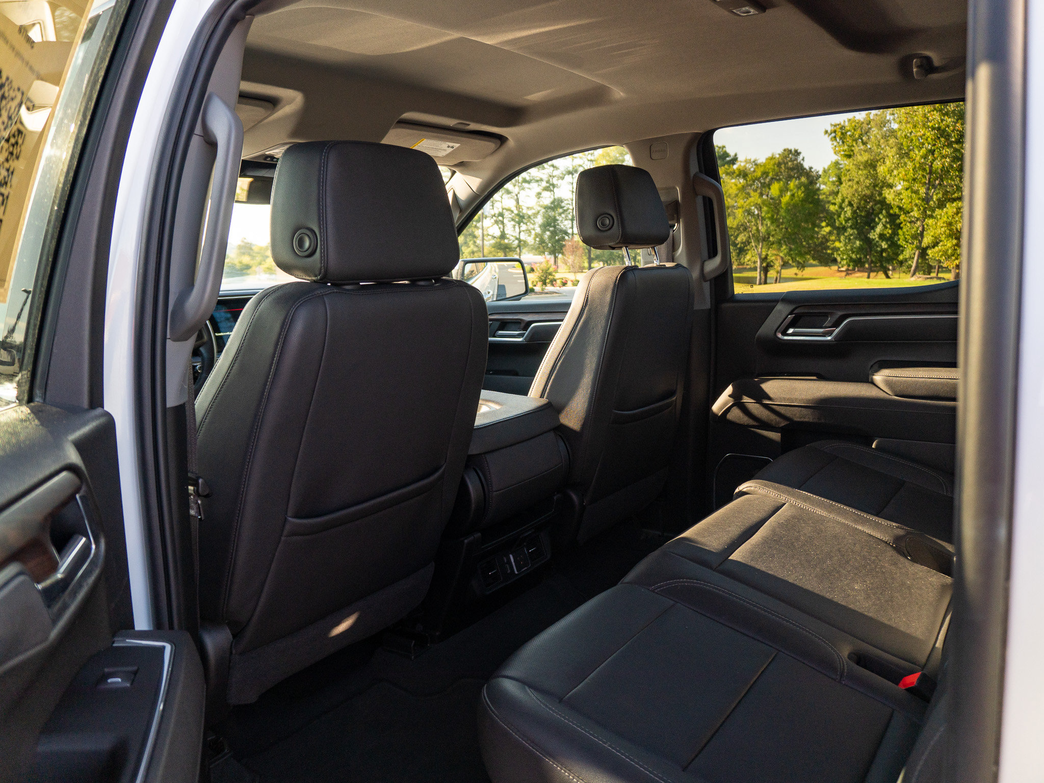 Used 2025 GMC Sierra 1500 SLT AWD/4WD image 14