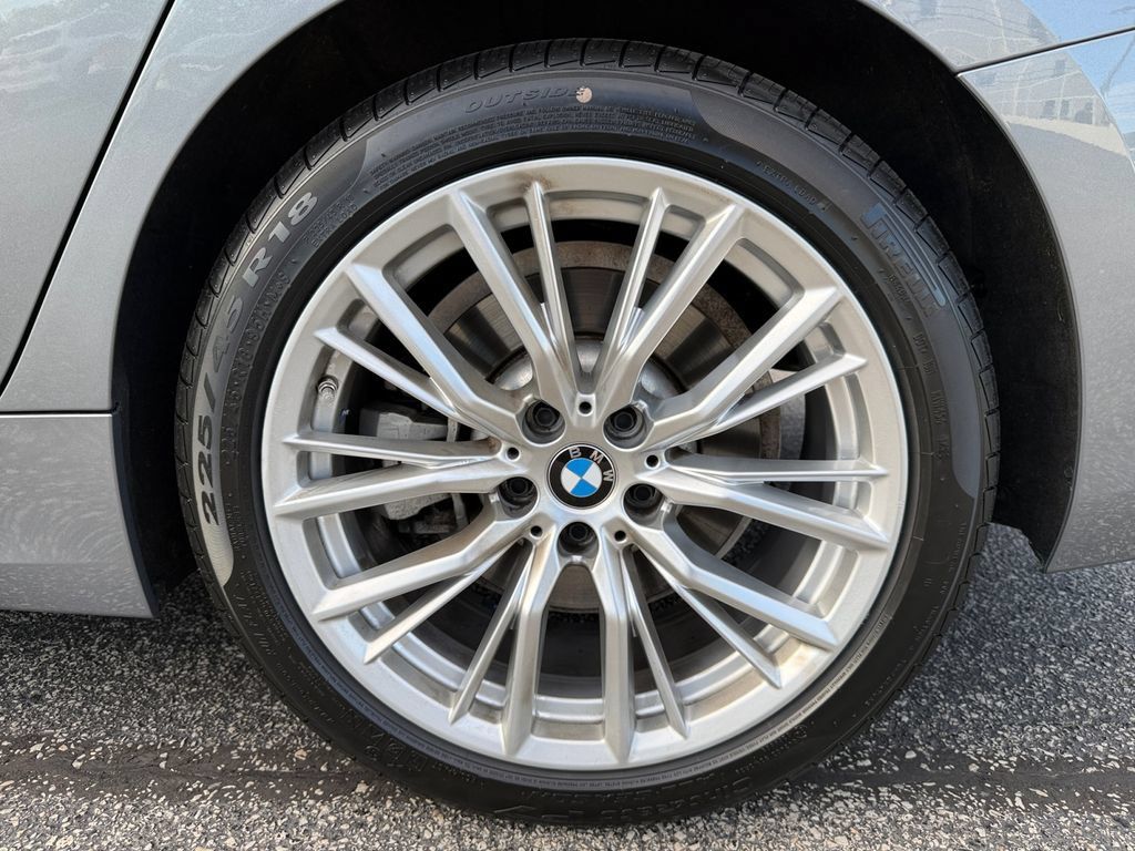 Certified 2024 BMW 330i xDrive Sedan w/ Premium Package AWD/4WD image 16