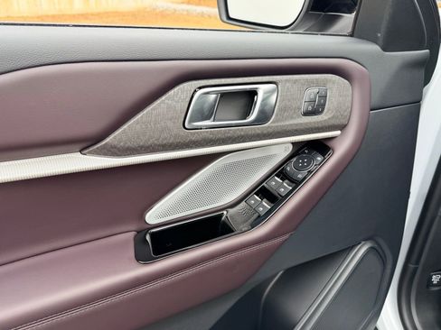 New 2026 Ford Explorer Platinum image 29