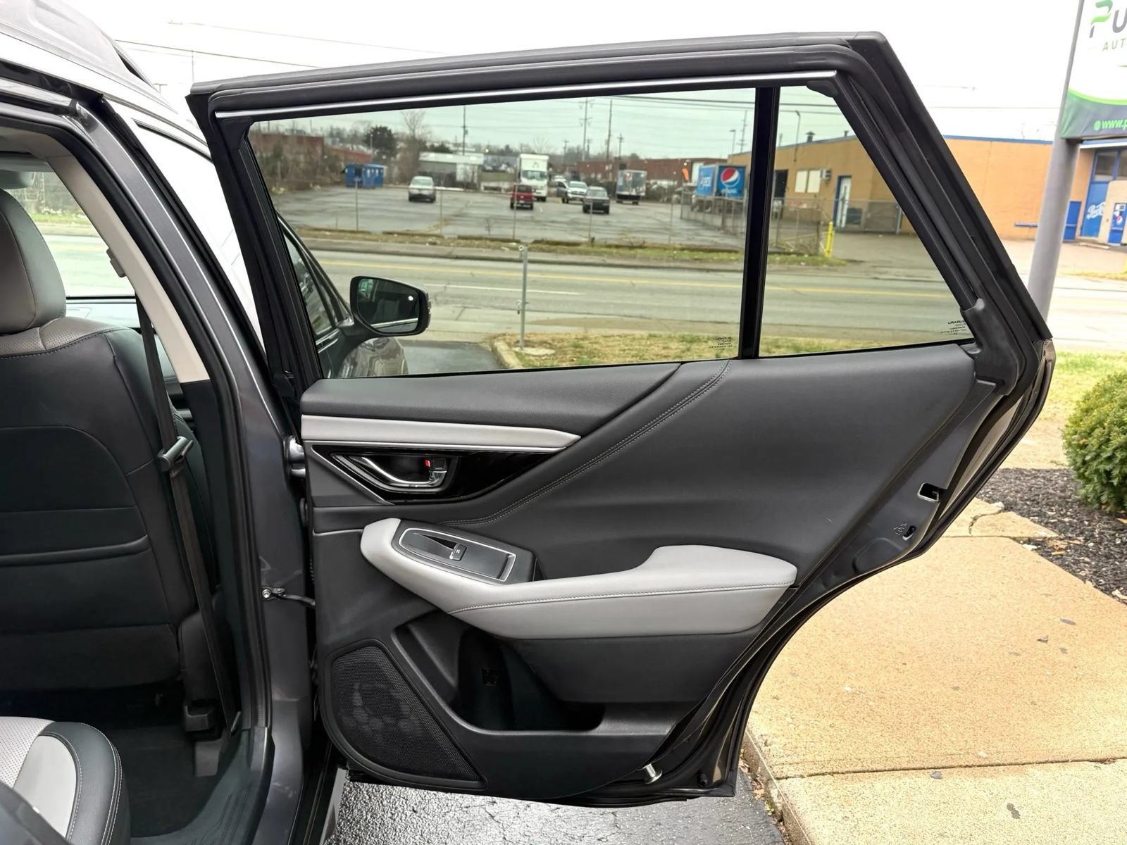 Used 2022 Subaru Outback Limited w/ Popular Package #2 AWD/4WD image 24