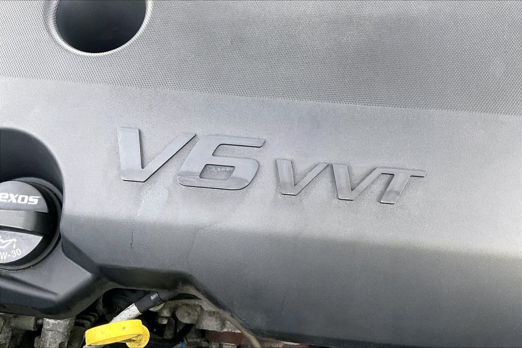 Used 2021 Chevrolet Traverse LT w/ LT Premium Package AWD/4WD image 34