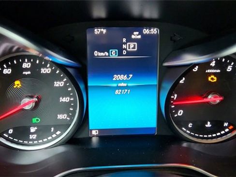 Used 2020 Mercedes-Benz GLC 300 4MATIC image 16