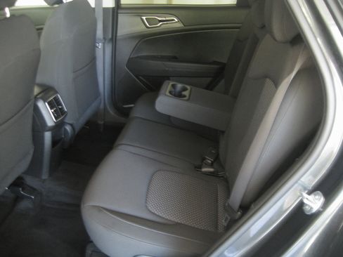 Certified 2023 Kia Sportage LX image 7