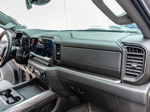 Used 2026 Chevrolet Silverado 3500 LTZ w/ LTZ Texas Edition AWD/4WD image 18