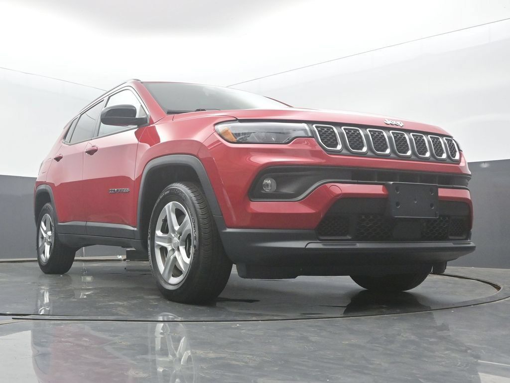 Used 2024 Jeep Compass Latitude AWD/4WD image 56