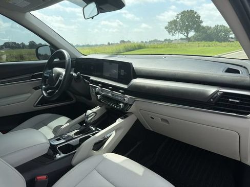 Used 2025 Kia Telluride S FWD image 15