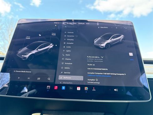 Used 2021 Tesla Model Y Long Range image 10