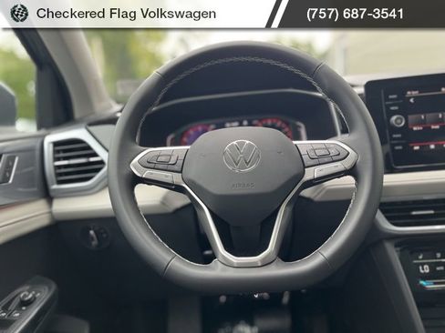 New 2025 Volkswagen Taos SEL image 33