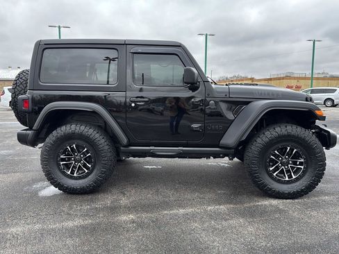 Used 2025 Jeep Wrangler Sport image 4