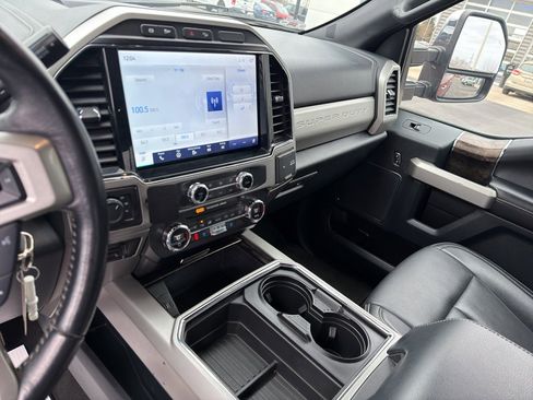 Used 2022 Ford F350 Lariat w/ Chrome Package image 11