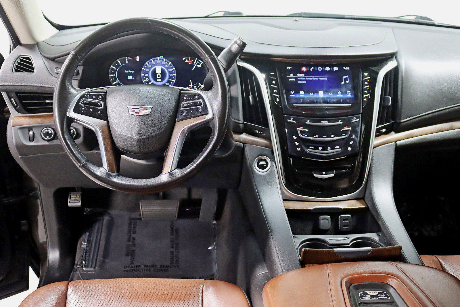 Used 2020 Cadillac Escalade Luxury AWD/4WD image 14