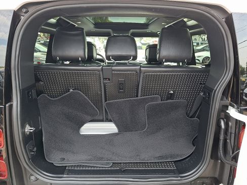 Used 2024 Land Rover Defender 90 S image 29