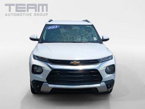 Used 2023 Chevrolet TrailBlazer LT AWD/4WD image 2