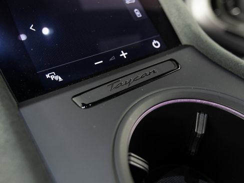 Certified 2023 Porsche Taycan GTS image 20