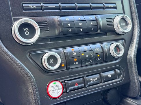 Used 2015 Ford Mustang Coupe RWD image 21