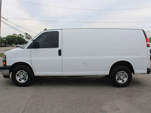 Used 2021 Chevrolet Express 2500 w/ Driver Convenience Package RWD image 2