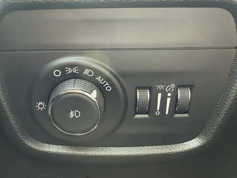 Used 2023 Jeep Grand Cherokee L Limited AWD/4WD image 23