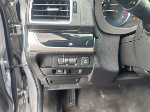 Used 2017 Subaru Crosstrek 2.0i Limited AWD/4WD image 16