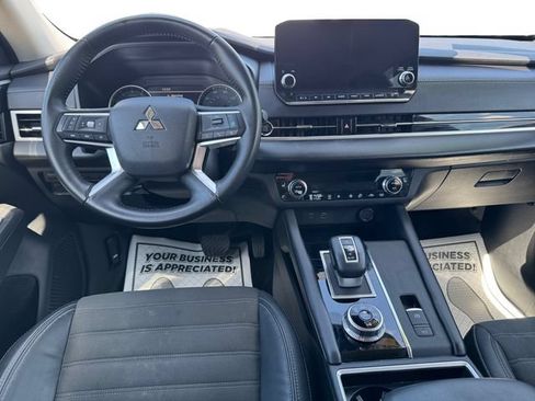 Used 2023 Mitsubishi Outlander SE AWD/4WD image 11