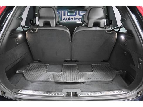 Used 2018 Volvo XC90 T6 R-Design w/ Convenience Package AWD/4WD image 18