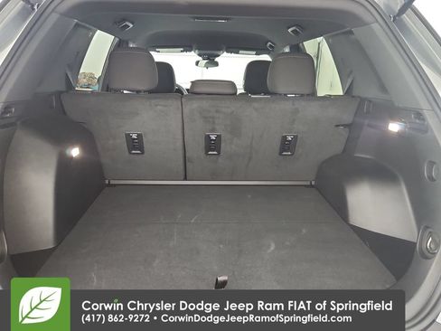 Used 2026 Chevrolet Equinox LT AWD/4WD image 32
