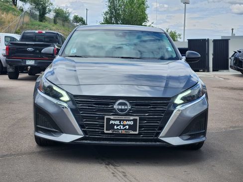 Used 2024 Nissan Altima 2.5 SV FWD image 2
