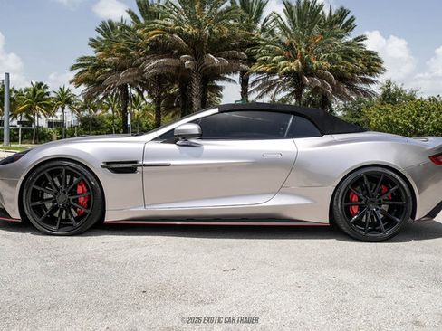 Used 2014 Aston Martin Vanquish Volante RWD image 13