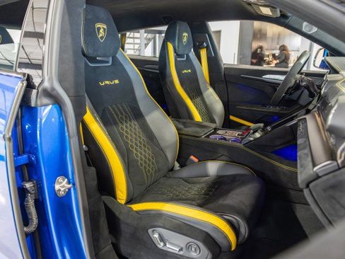 Used 2024 Lamborghini Urus Performante AWD/4WD image 54