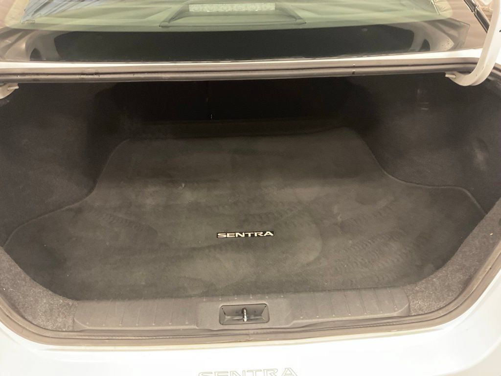 Used 2020 Nissan Sentra SR w/ Premium Package FWD image 31