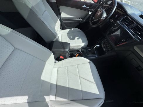 Used 2019 Volkswagen Tiguan SEL AWD/4WD image 31