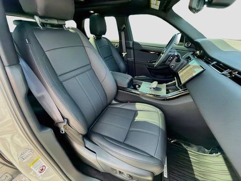 Used 2024 Land Rover Range Rover Evoque Dynamic SE AWD/4WD image 30