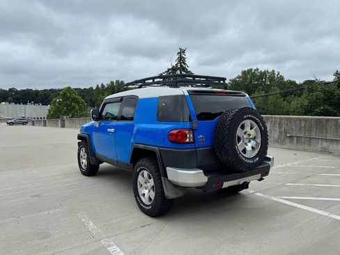 Used 2007 Toyota FJ Cruiser 4WD image 8