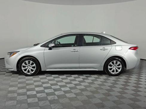 Used 2021 Toyota Corolla LE FWD image 4