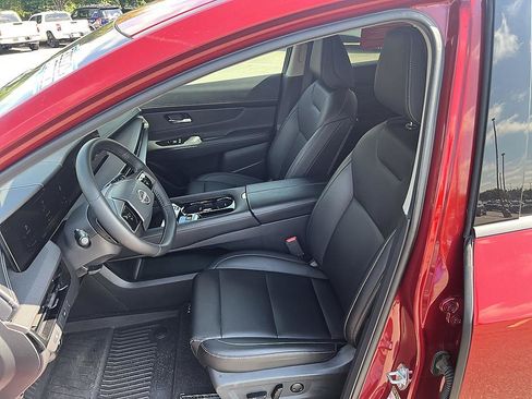 Certified 2025 Nissan Murano SV FWD image 13