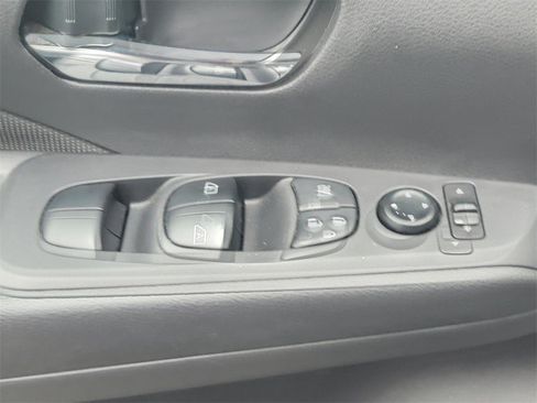 Certified 2023 Nissan Kicks SV image 29