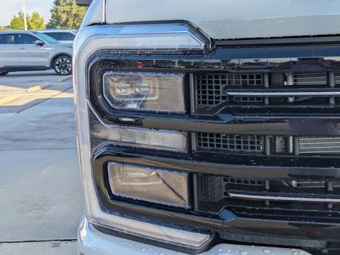 New 2026 Ford F250 Platinum w/ Tremor Off-Road Package AWD/4WD image 9