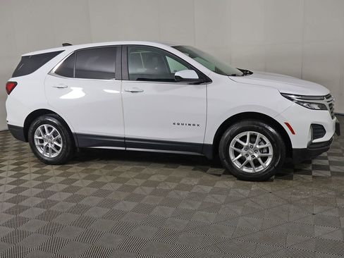 Used 2022 Chevrolet Equinox LT AWD/4WD image 17
