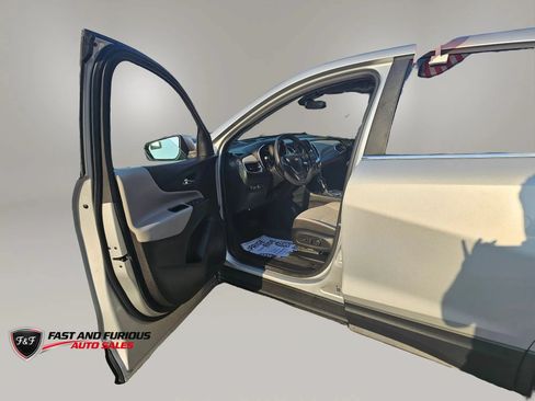 Used 2022 Chevrolet Equinox LT w/ LPO, Floor Liner Package AWD/4WD image 9